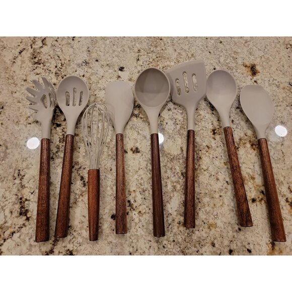 8-Piece Kitchen Set with Natural Acacia Wooden Handles Khaki Grade Silicone - Picture 6 of 13